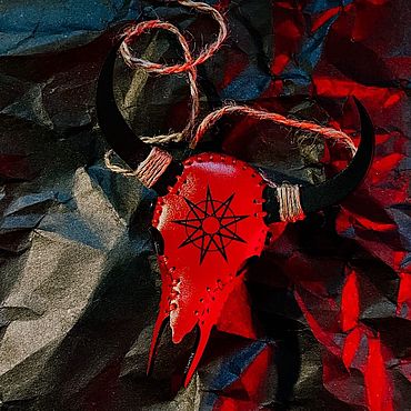 Подарки и сувениры ручной работы. Ярмарка Мастеров - ручная работа Брелок в машину из кожи. Handmade.
