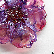 Кольцо с фиолетовым цветком на серебряной основе. Лэмпворк, стекло