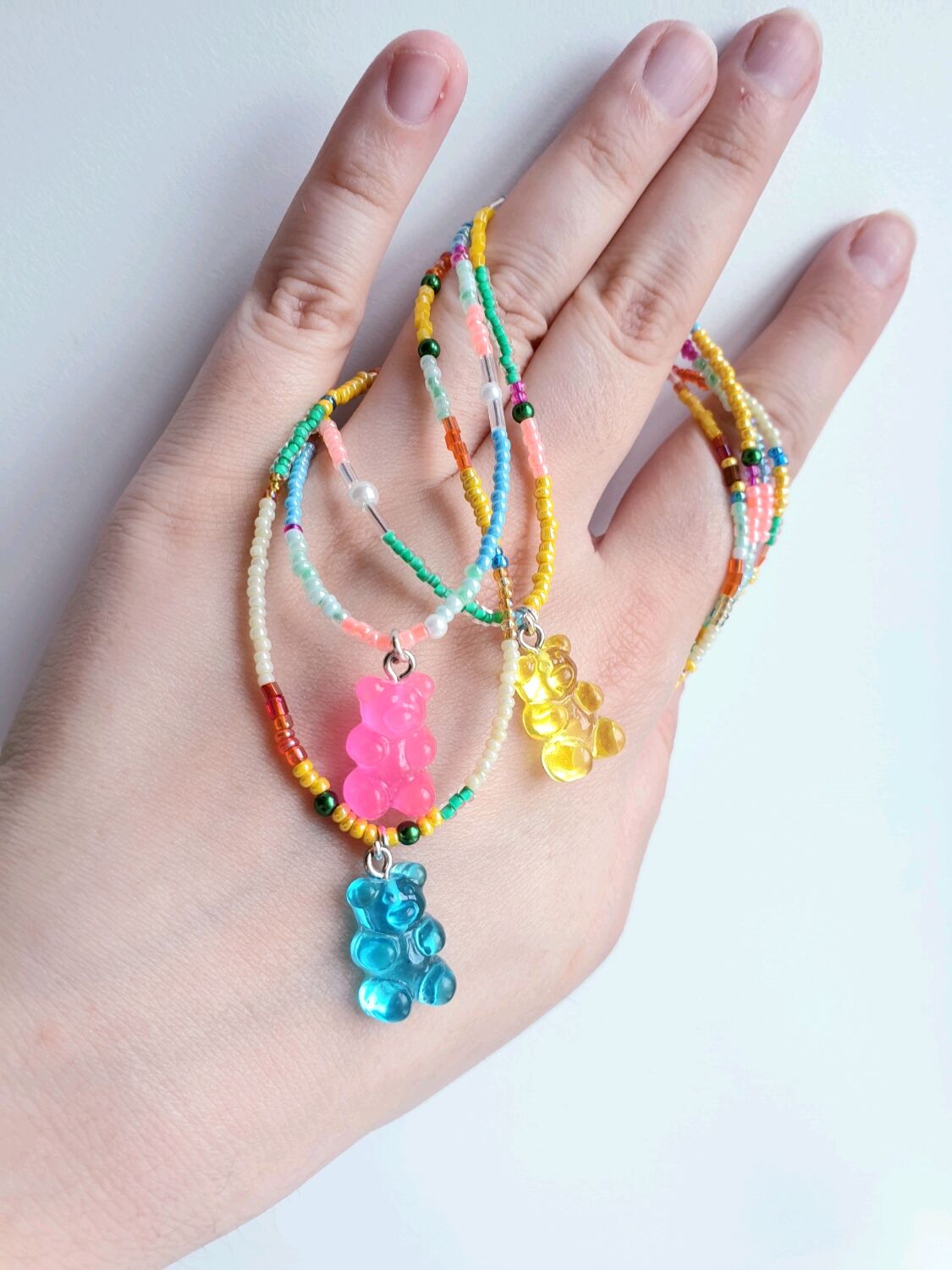Чокеры с мармеладными мишками, тонкие бусы из бисера в интернет ...