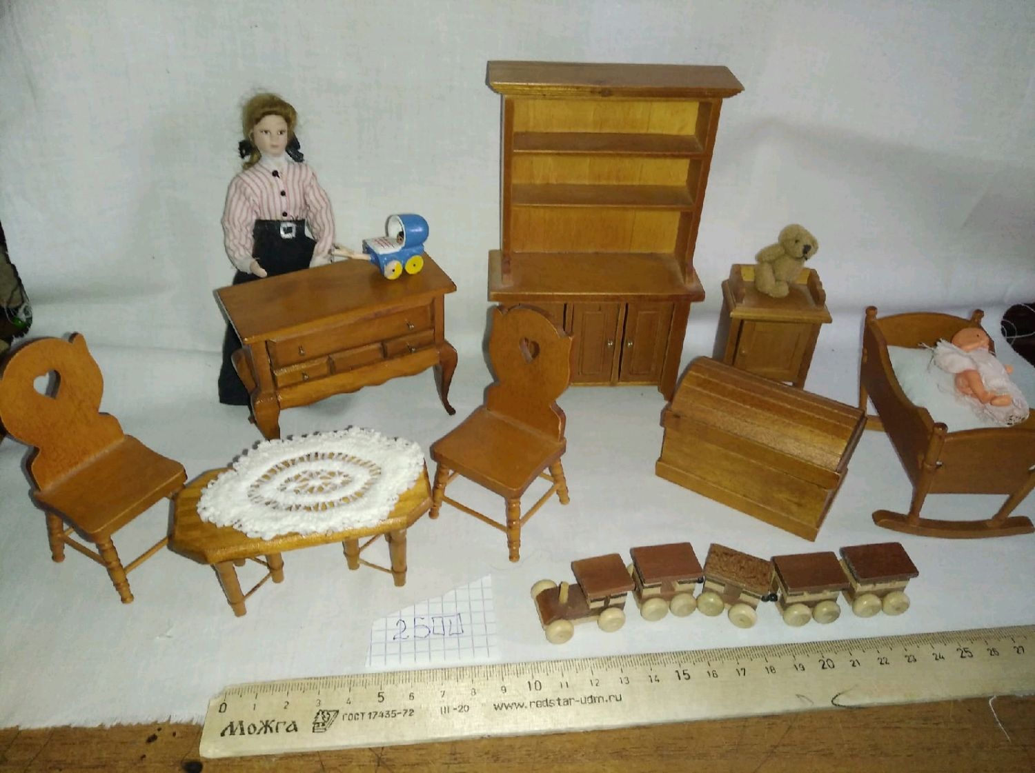 Старинная мебель для кукол