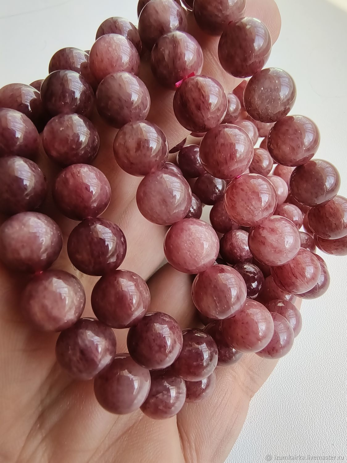 Кварц Клубничный 10мм купить в интернет-магазине Ярмарка Мастеров по ...