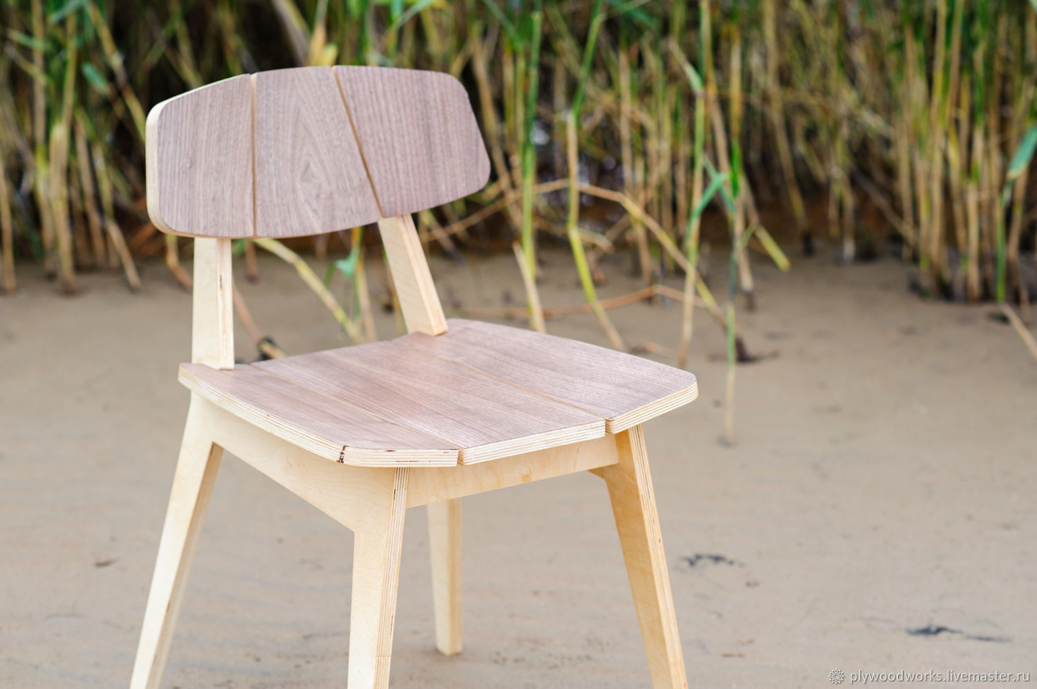 Покрасить лаком деревянный стул