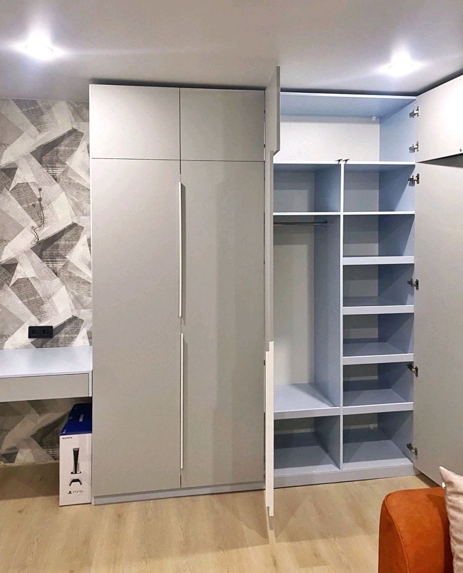 Шкаф в прихожую на заказ в интернет-магазине Ярмарка Мастеров по цене ...