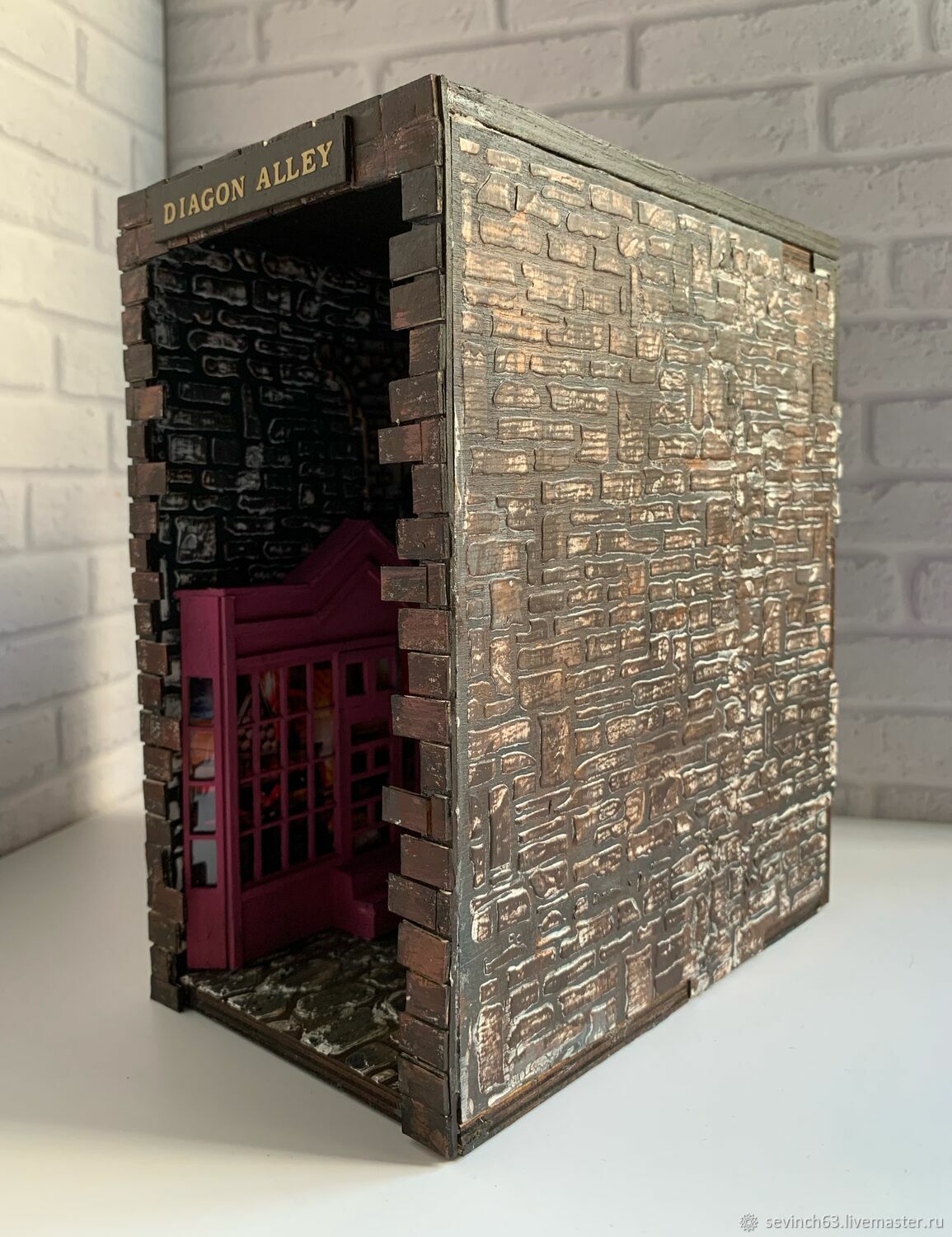 Book nook ручной работы Косая Аллея - вставка на книжную полку купить в ...