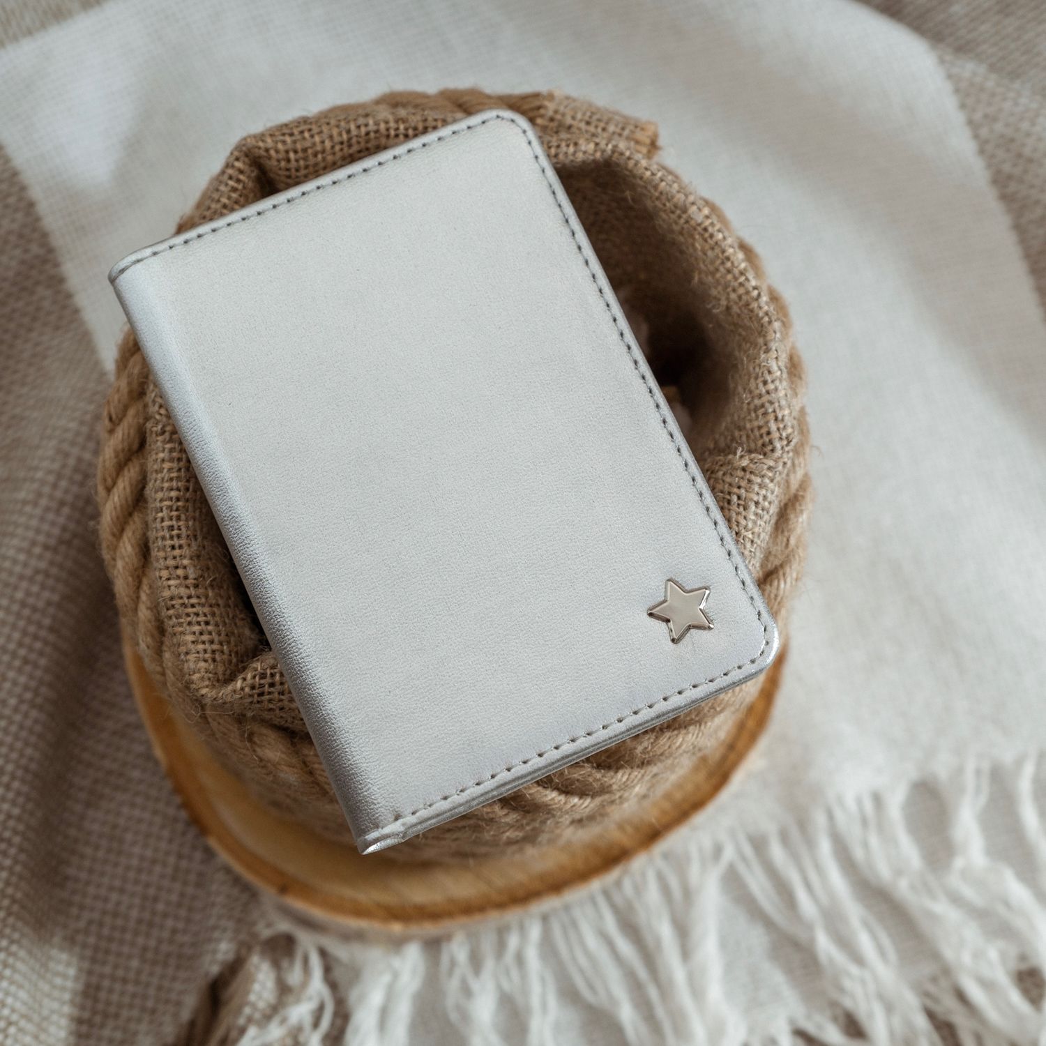 обложки из экокожи. обложка на паспорт из искусственной кожи.