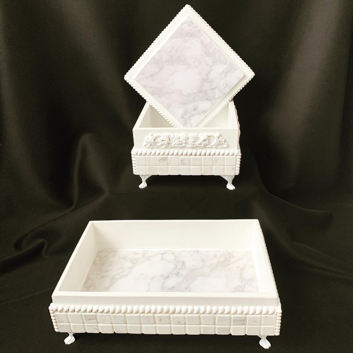 Набор шкатулка и подставка для косметики и духов Мрамор – купить на ...
