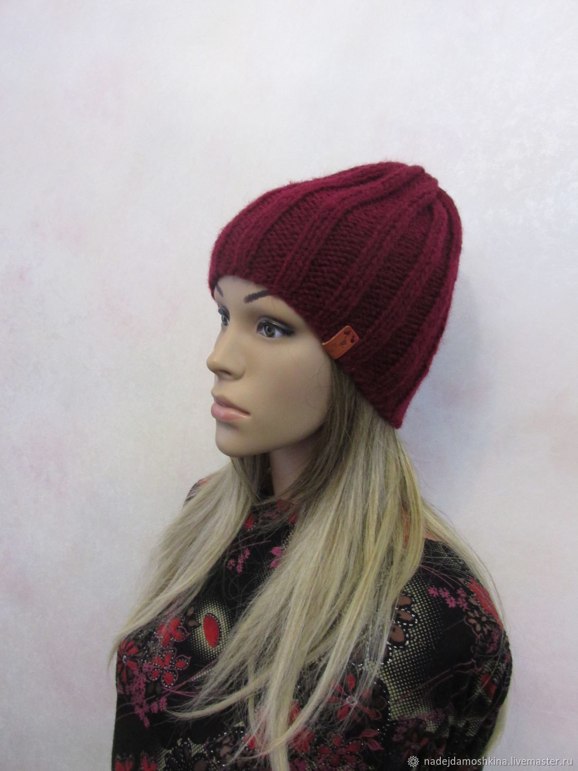 Beanie hat, burgundy, half-wool, gift 