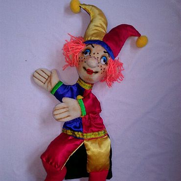 Петрушка - кукла, игрушка и персонаж