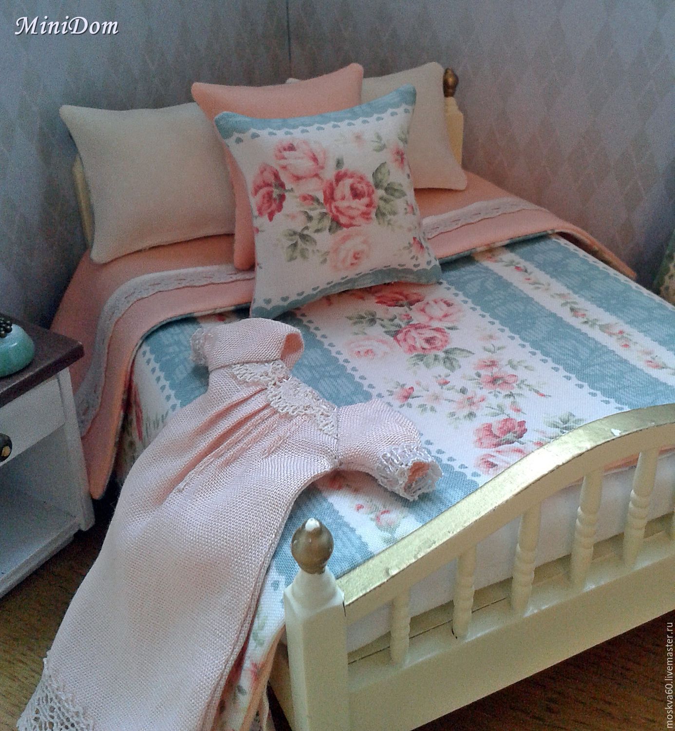 miniature dollhouse bed linens