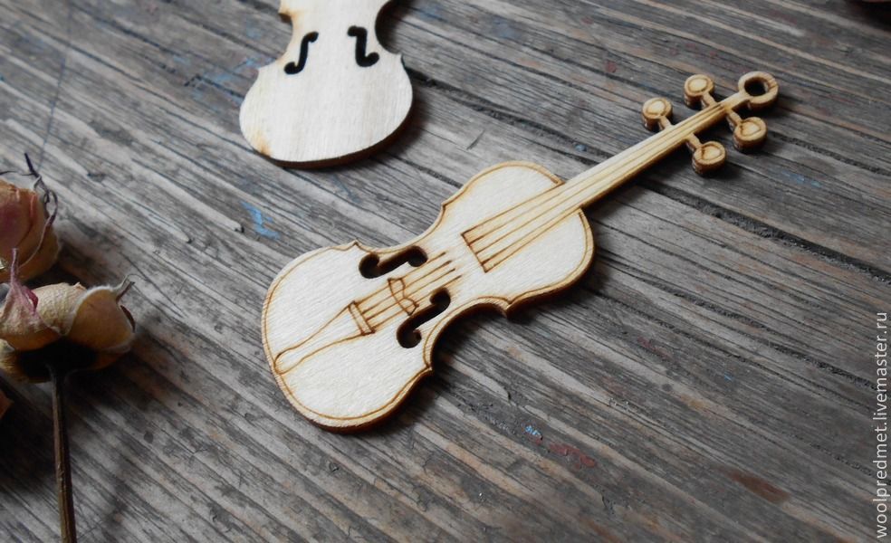 Скрипка деревянная. Скрипка декоративная. Деревянная скрипка. Декор скрипки. Музыкальный инструмент из дерева скрипка.