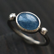 Серебряное кольцо в античном/средневековом стиле с кабошоном лабрадора