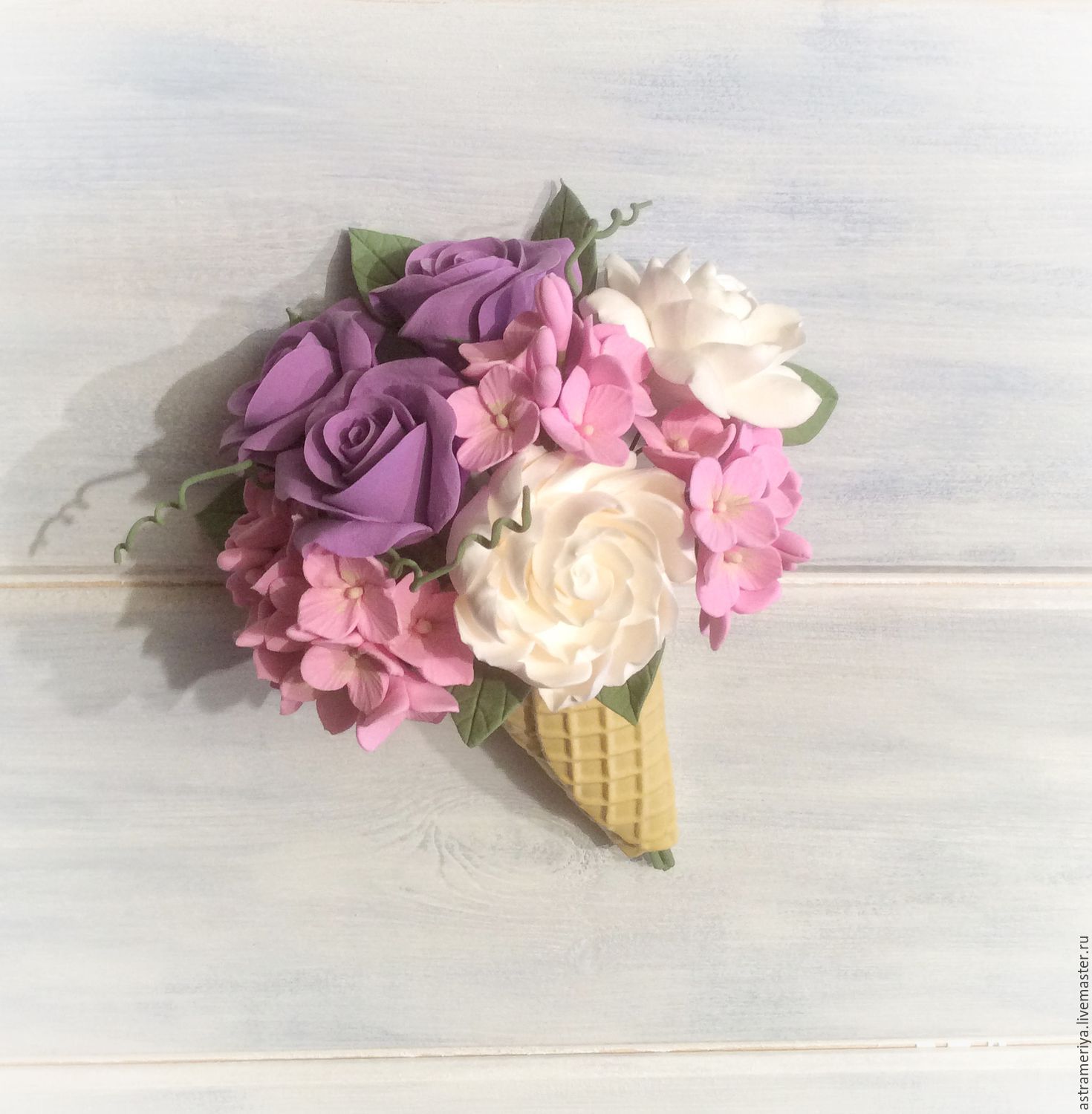 Кашпо с розами и розовой гортензией из полимерной глины в интернет ...