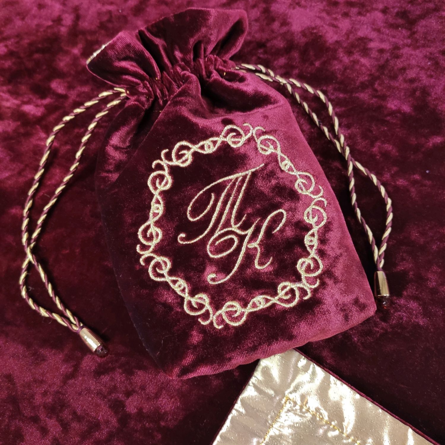 Алтарная скатерть и мешочек для карт Таро в интернет-магазине Ярмарка ...