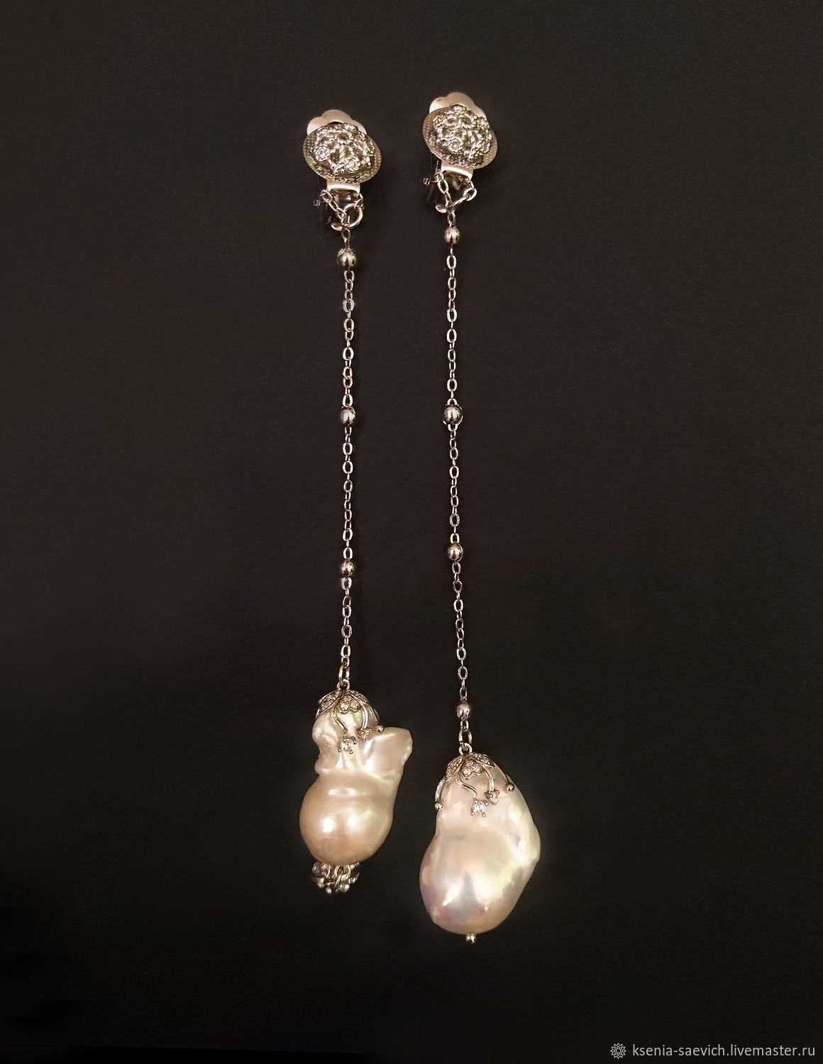 Клипсы Асимметричные серьги с барочным жемчугом на цепочках купить в ...