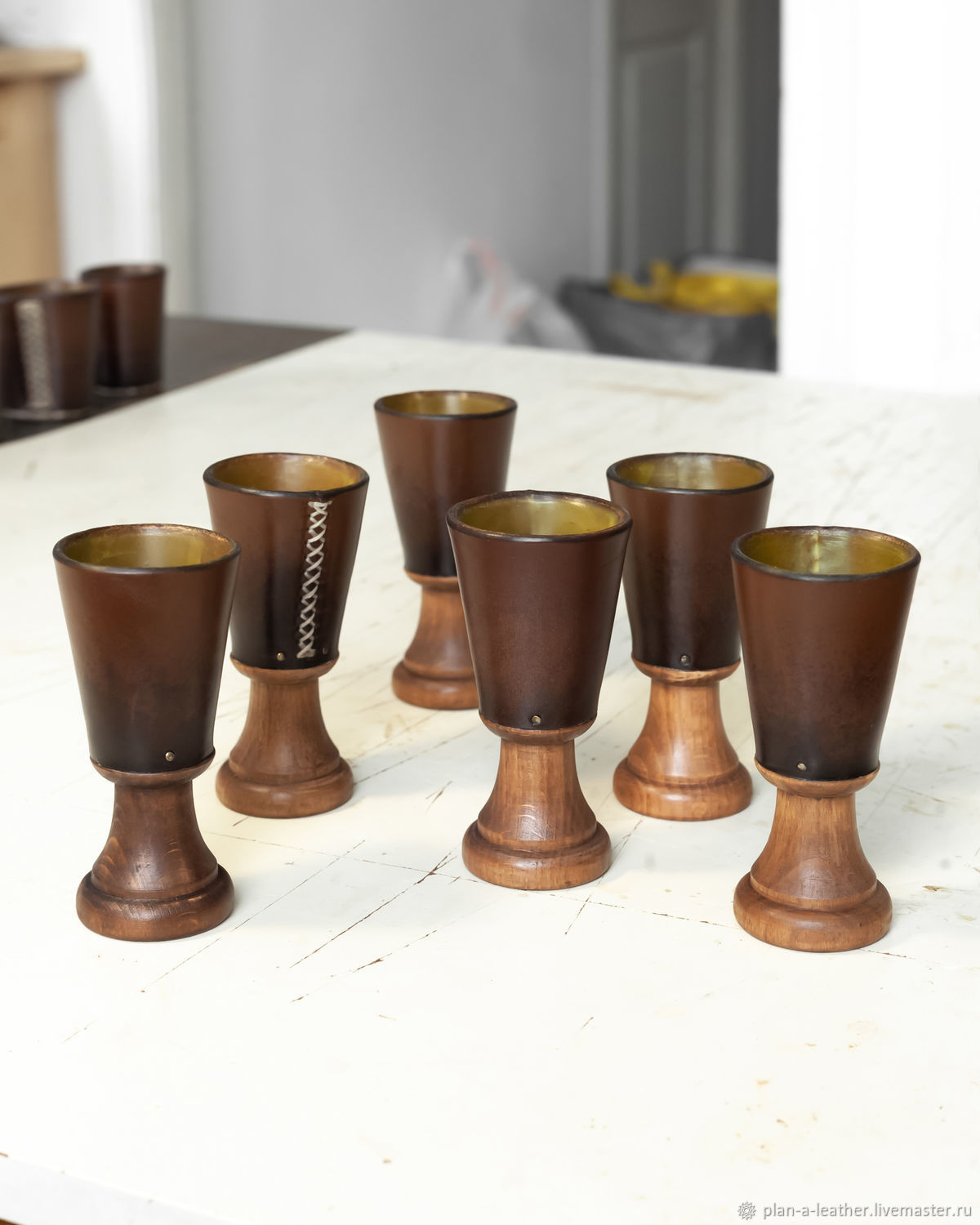 Кожаная рюмка на деревянной ножке 45 мл для крепкого алкоголя в ...