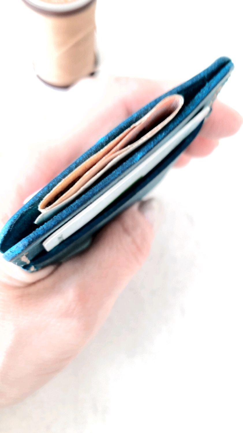 Картхолдер на 2 карты и бумажные купюры. Кожа крейзи хорс в интернет ...