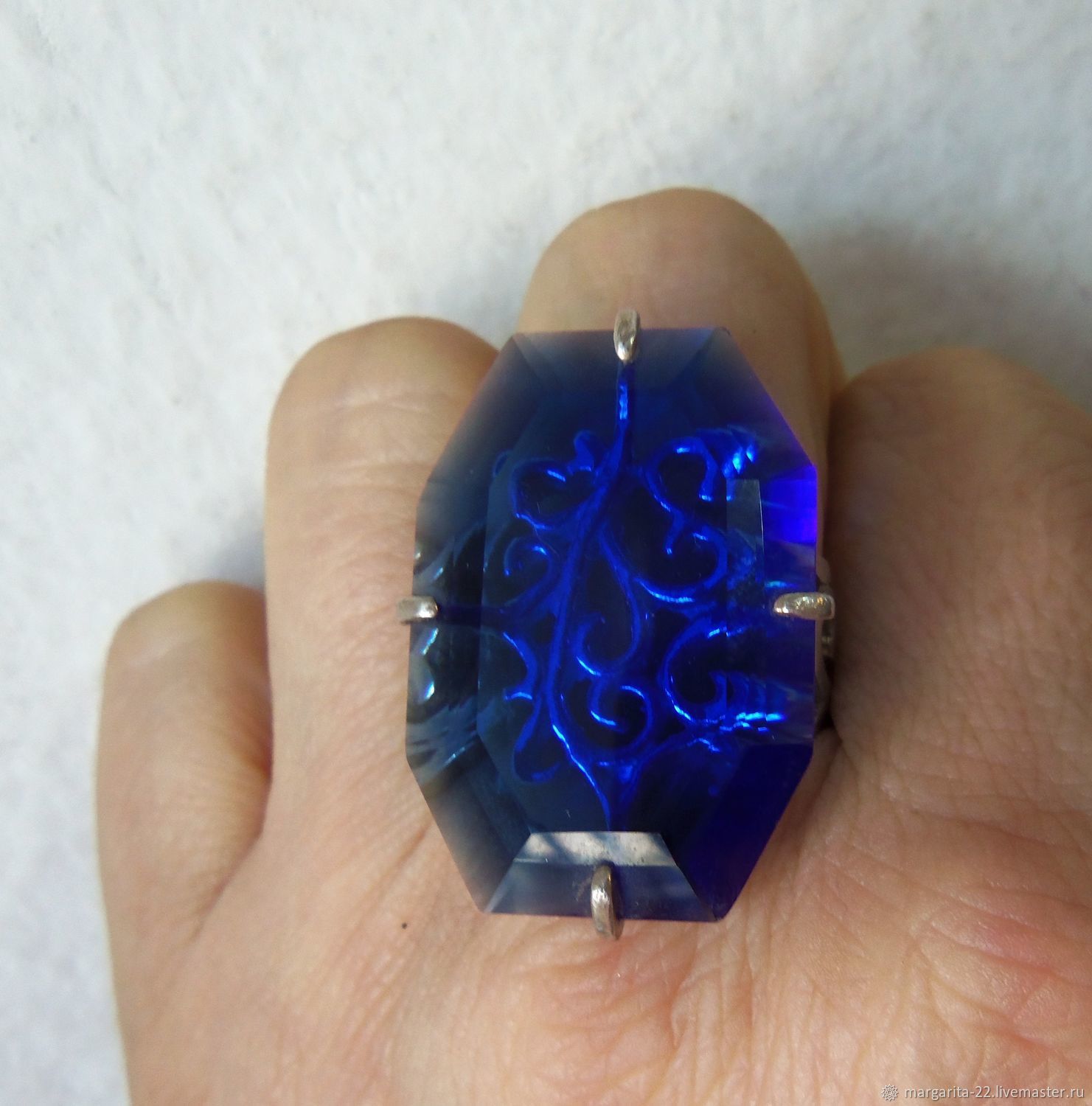 Синие камни в ювелирных украшениях