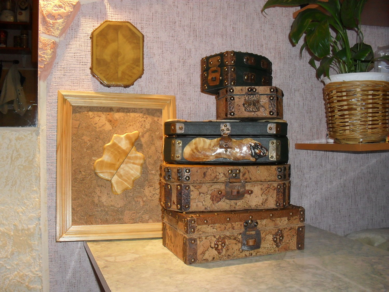 Шкатулки . Кап , медь, пробка , камни.