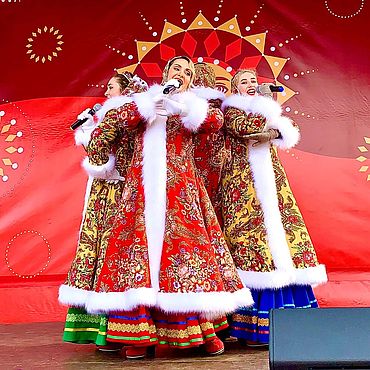 Публикация «Фоторепортаж „Русские народные костюмы на Масленицу“» размещена в разделах