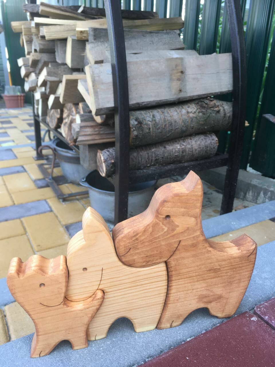 Фигуры садовые: фигурки собачек из дерева купить в интернет-магазине ...
