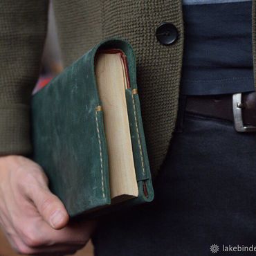 Канцелярские товары ручной работы. Ярмарка Мастеров - ручная работа Минималистичная кожаная обложка на ежедневник или книгу. Handmade.
