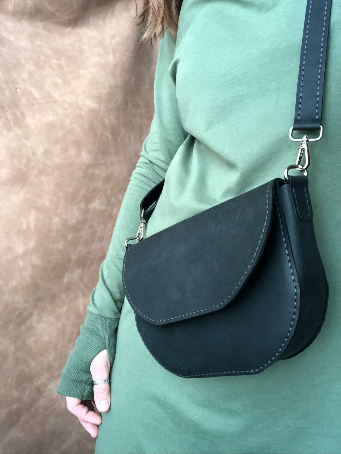 Сумка кросс-боди из натуральной кожи, ручной шов в интернет-магазине ...