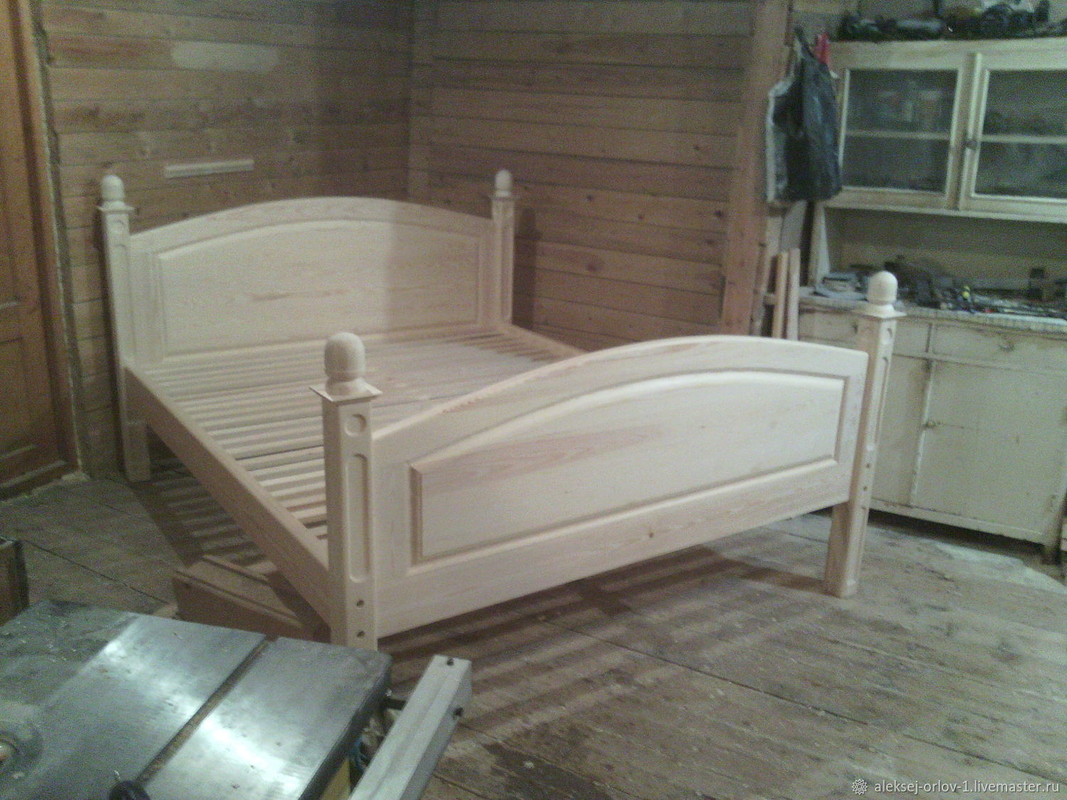 Кровать деревянная ярмарка Мастеров