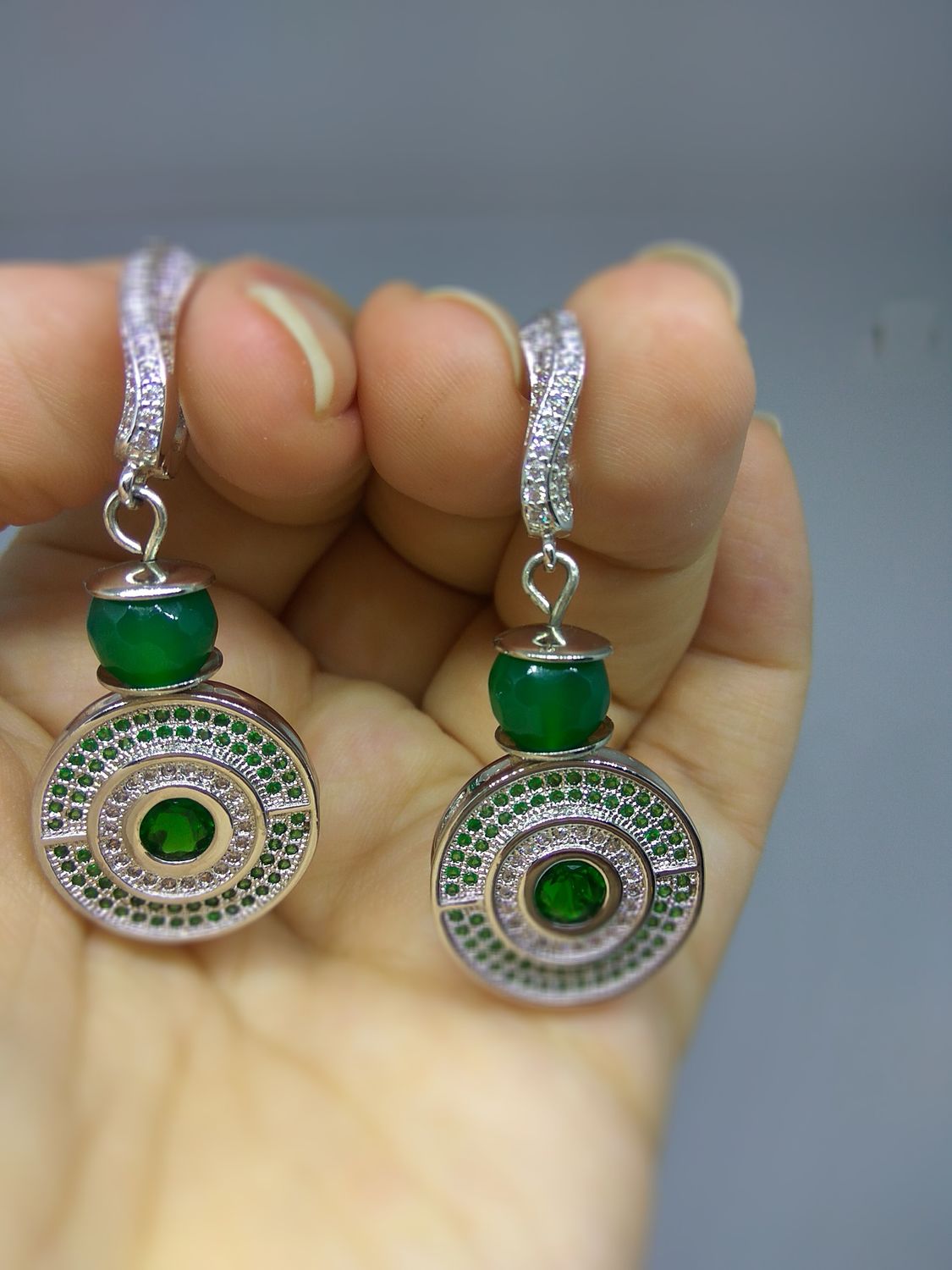 Серьги из серебра с хризопразом.