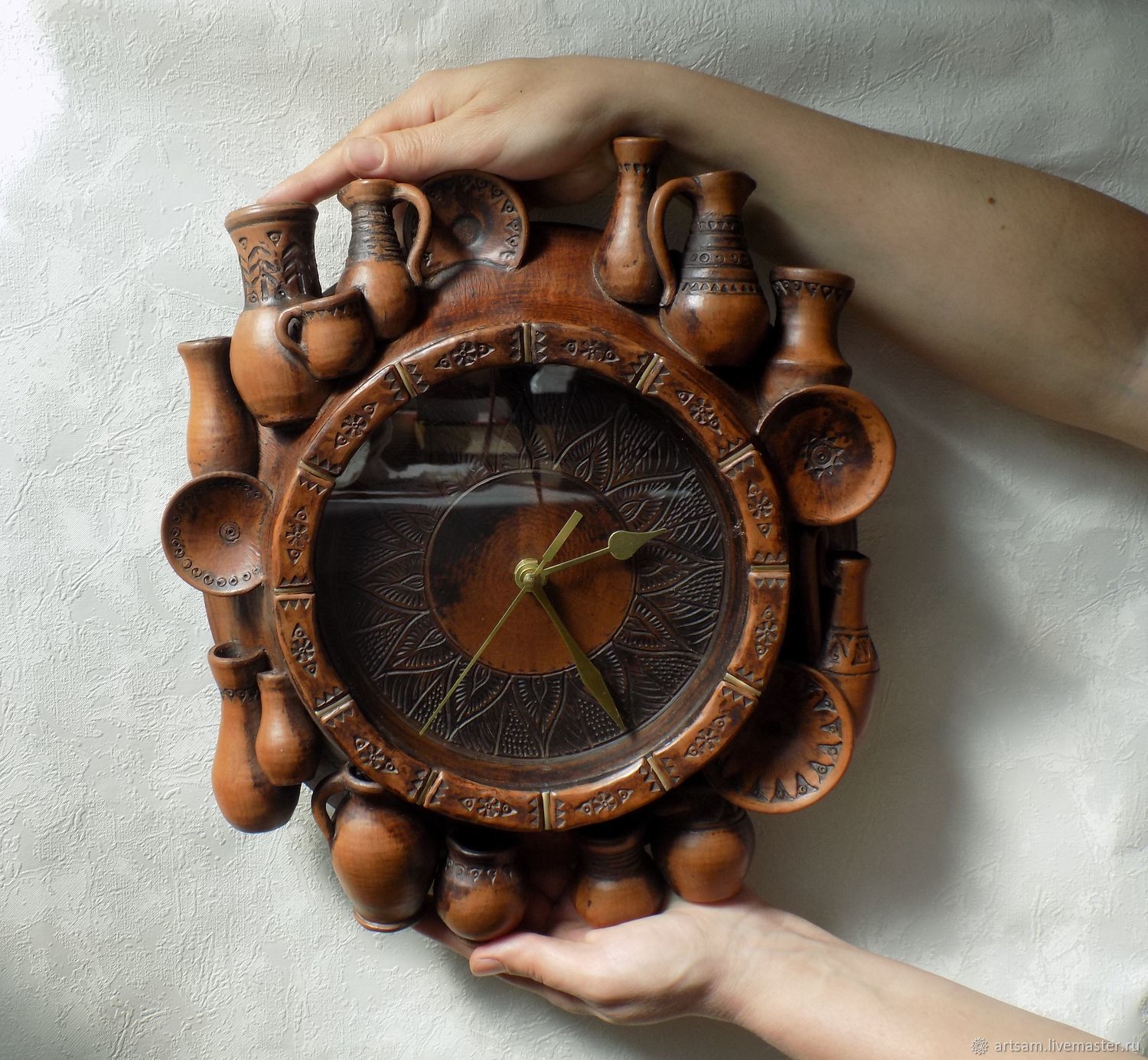 авторские керамические часы. минская керамика. керамик часы работы. часы из глины настенные. гончарные часы.