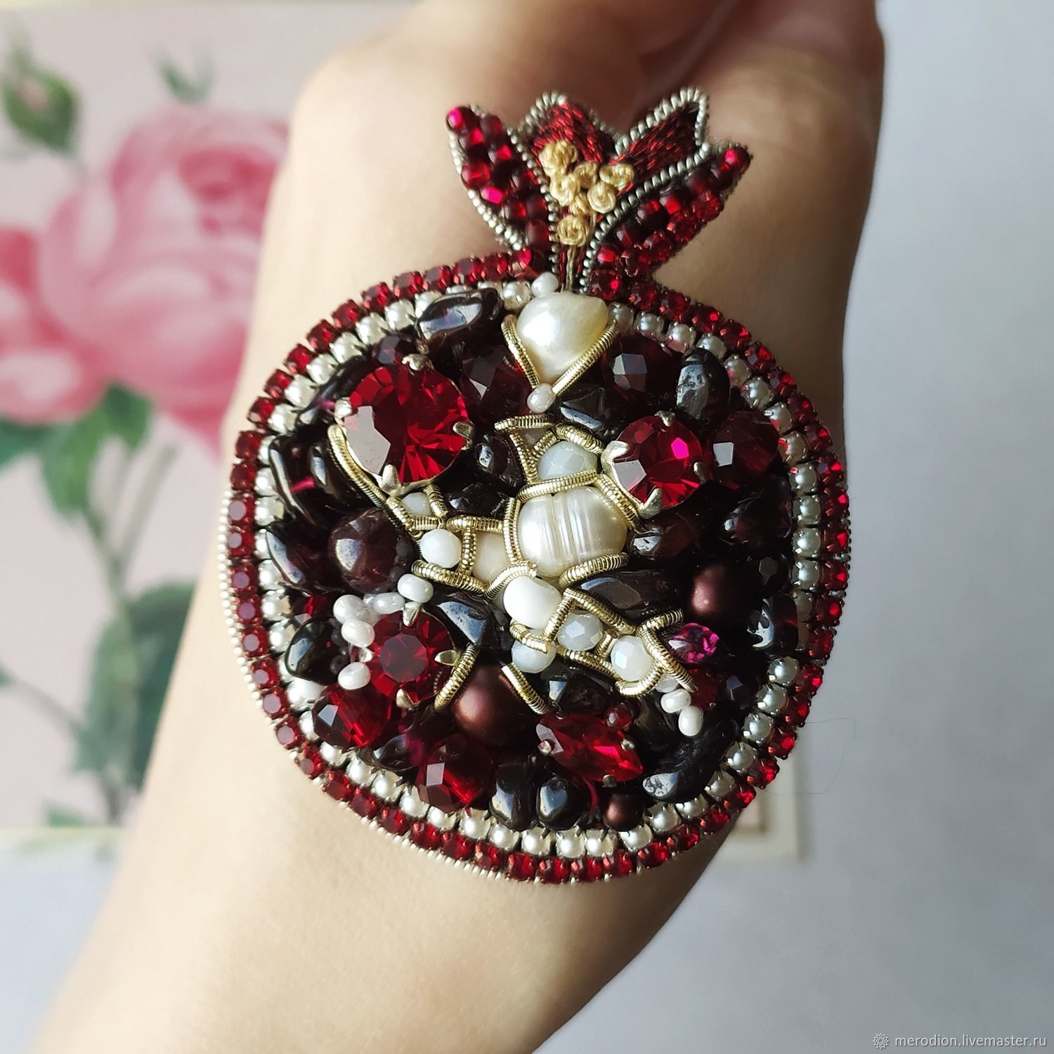 Брошь из бисера гранат в интернет-магазине Ярмарка Мастеров по цене ...