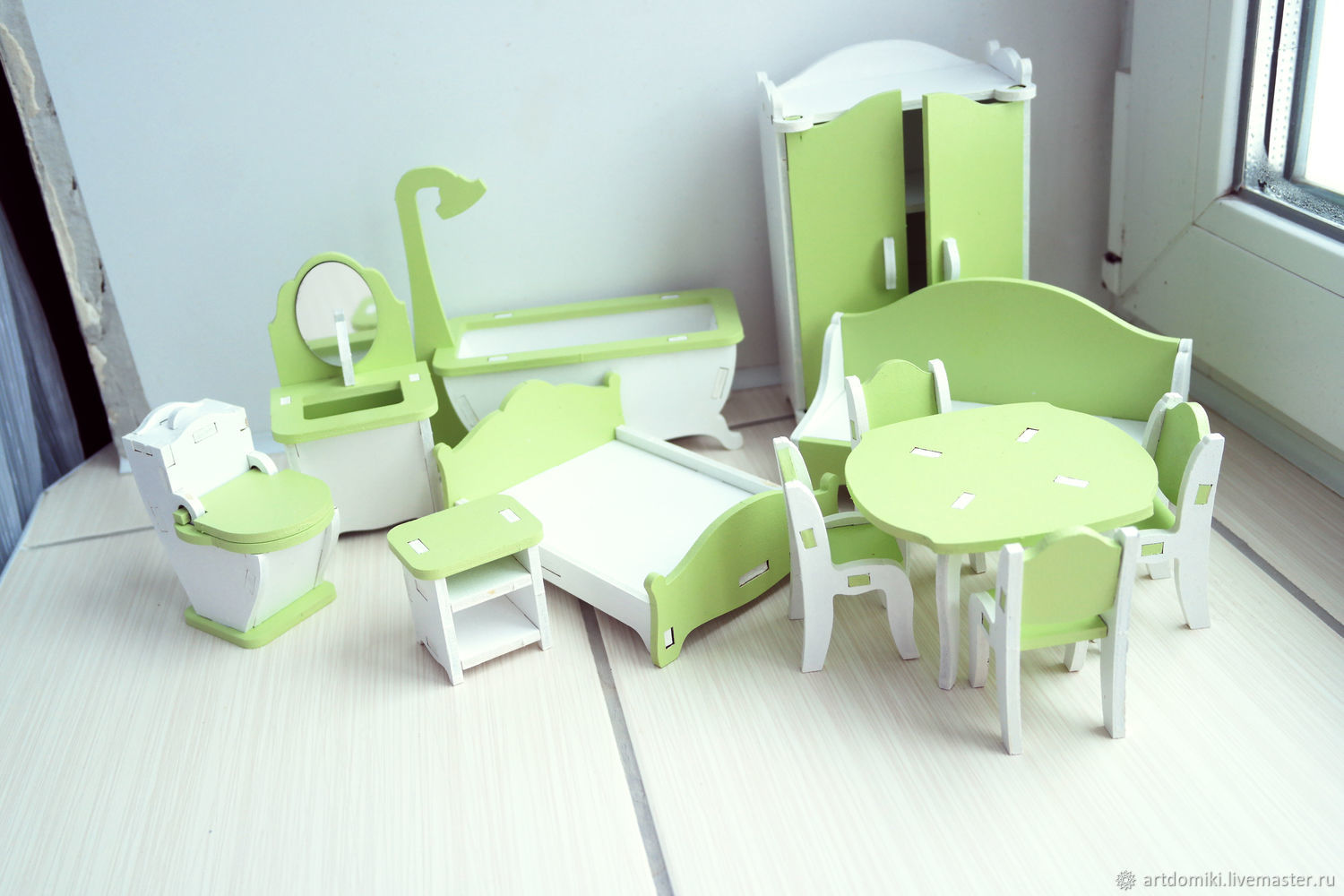 Кукольная мебель столик со стульчиками