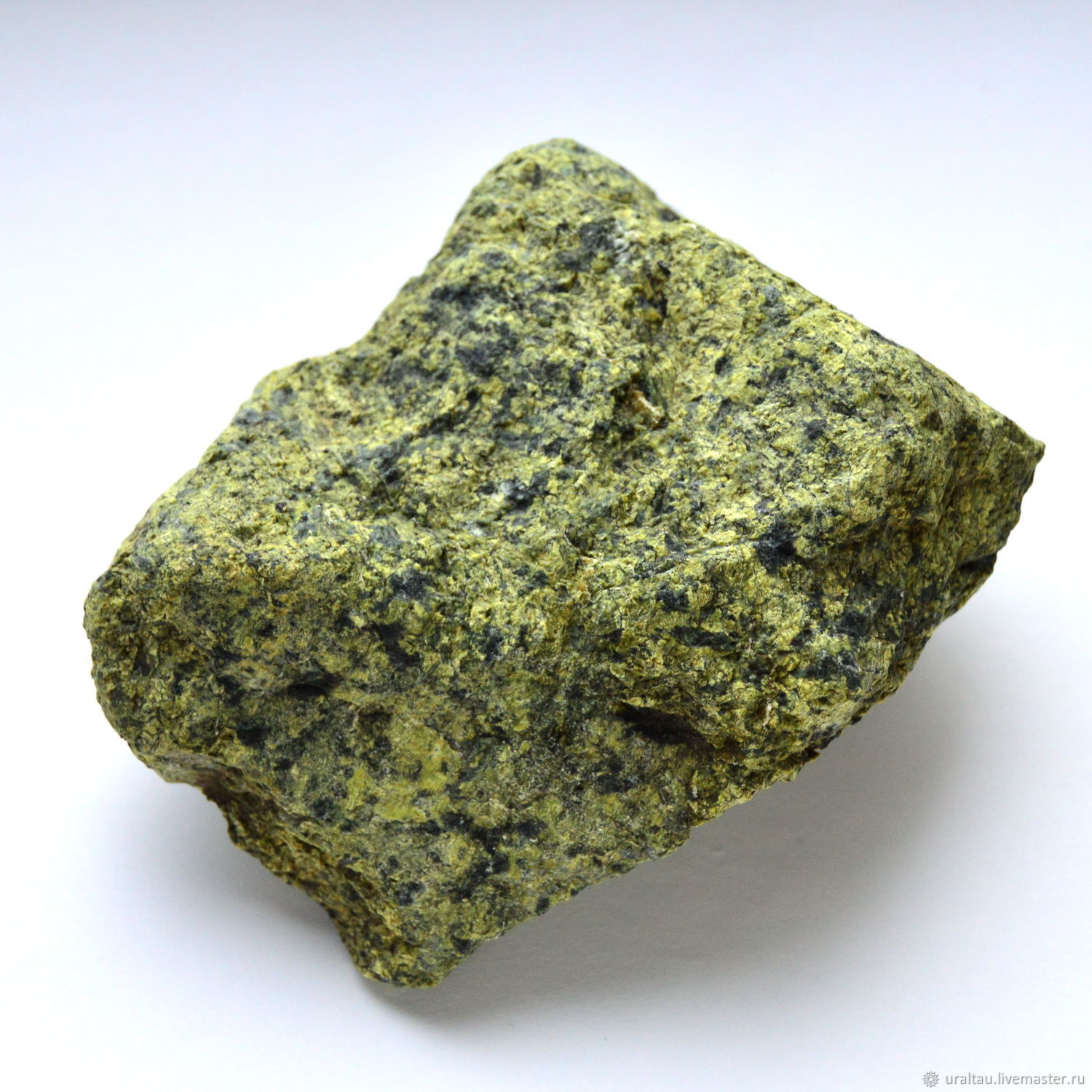 Камень Змеевик уральский – купить на Ярмарке Мастеров – SD8FORU ...