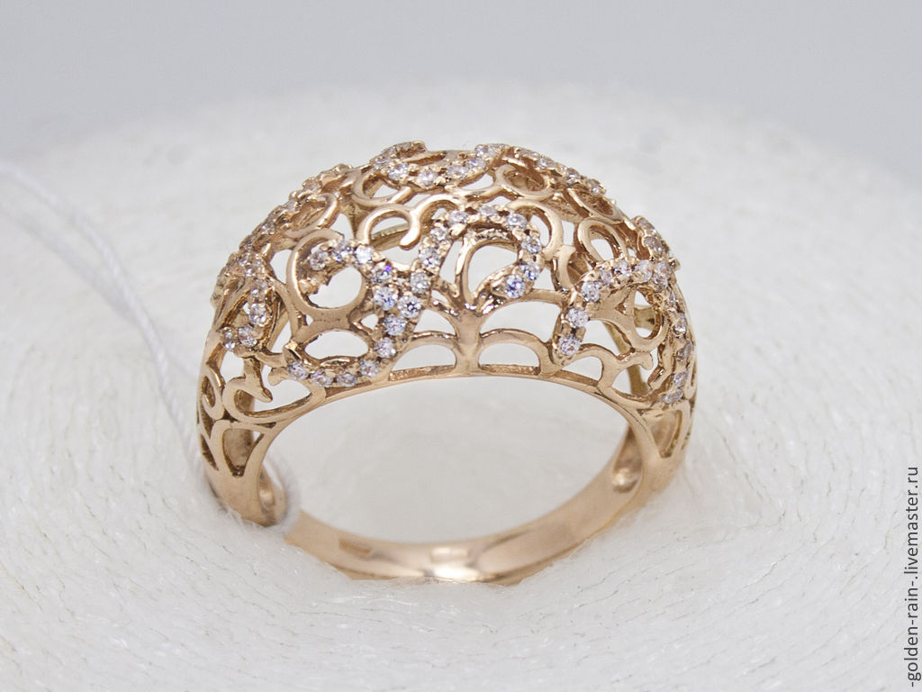 Ажурные золотые кольца. Кольцо ажурное фианиты 585. Ажурное золотое кольцо с фианитами. Ажурные кольца из золота. Кольцо ажурное с камнем.