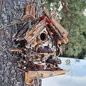 A bird feeder Hut