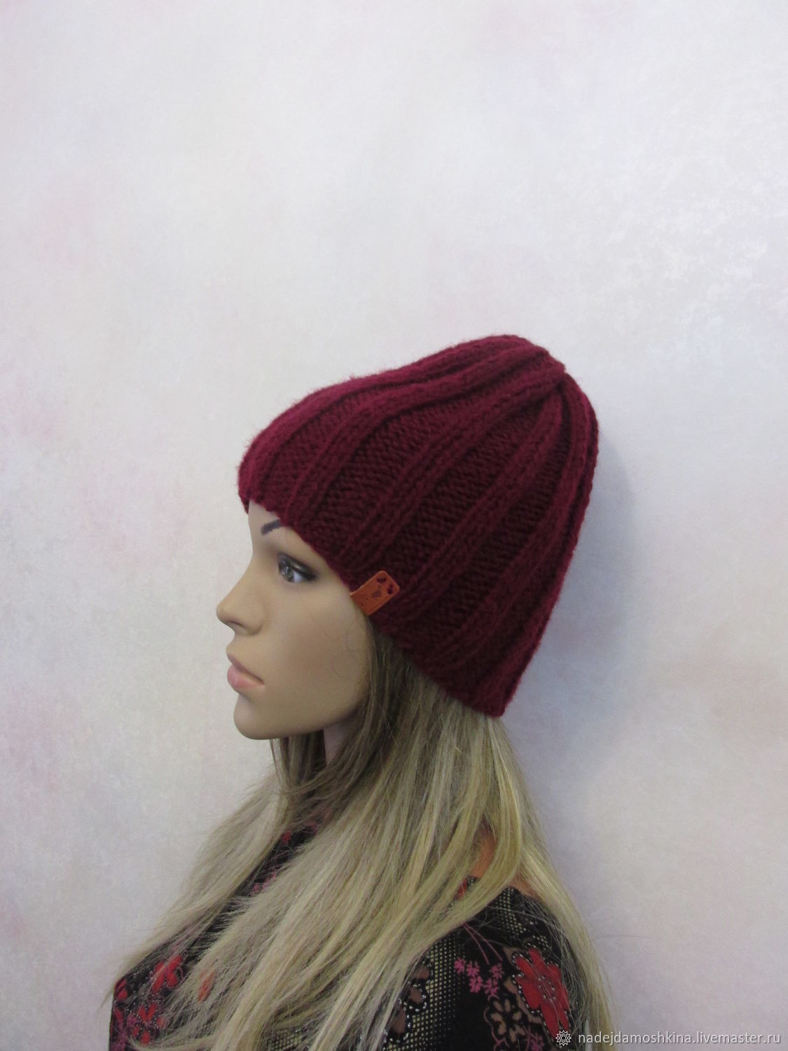 Beanie hat, burgundy, half-wool, gift 