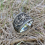 Широкое мужское кольцо ГРАНАТА из серебра 925 пробы