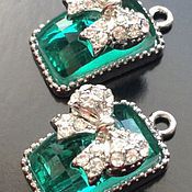 Материалы для творчества handmade. Livemaster - original item Pendant with green crystal art.2-14 and a bow with cubic zirconia. Handmade.