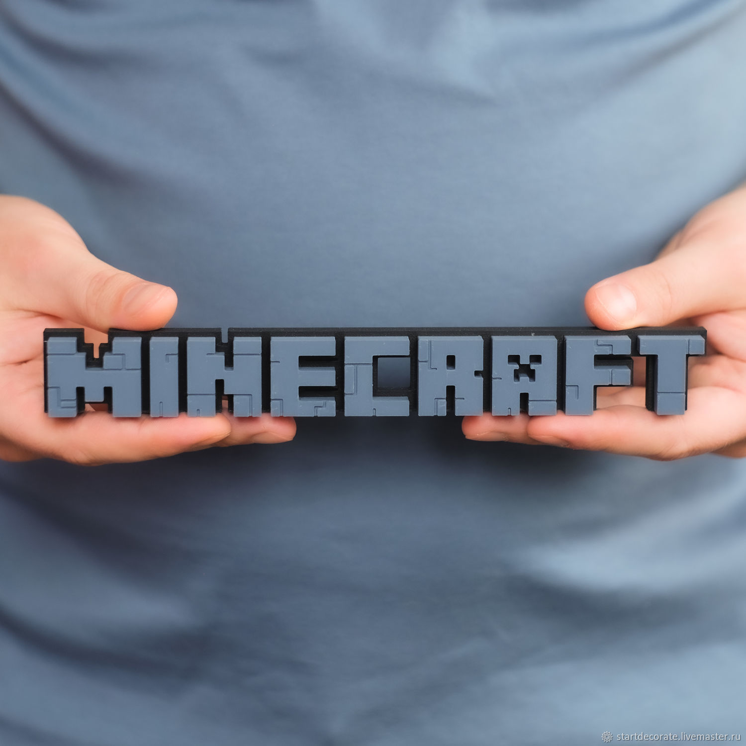 Объемный логотип Minecraft (арт.6206) в интернет-магазине на Ярмарке  Мастеров | Слова, Москва - доставка по России. Товар продан.