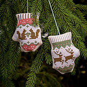 Сувениры и подарки handmade. Livemaster - original item Christmas decorations: A pair of mittens (double-sided). Handmade.