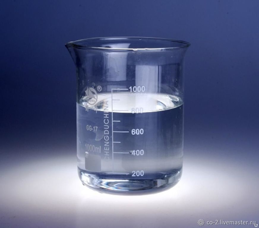 Химический стакан с раствором. Лабораторный стакан с жидкостью. Стеклянный химический стакан 250мл. Стакан химический 100 мл. Химический стакан с водой.