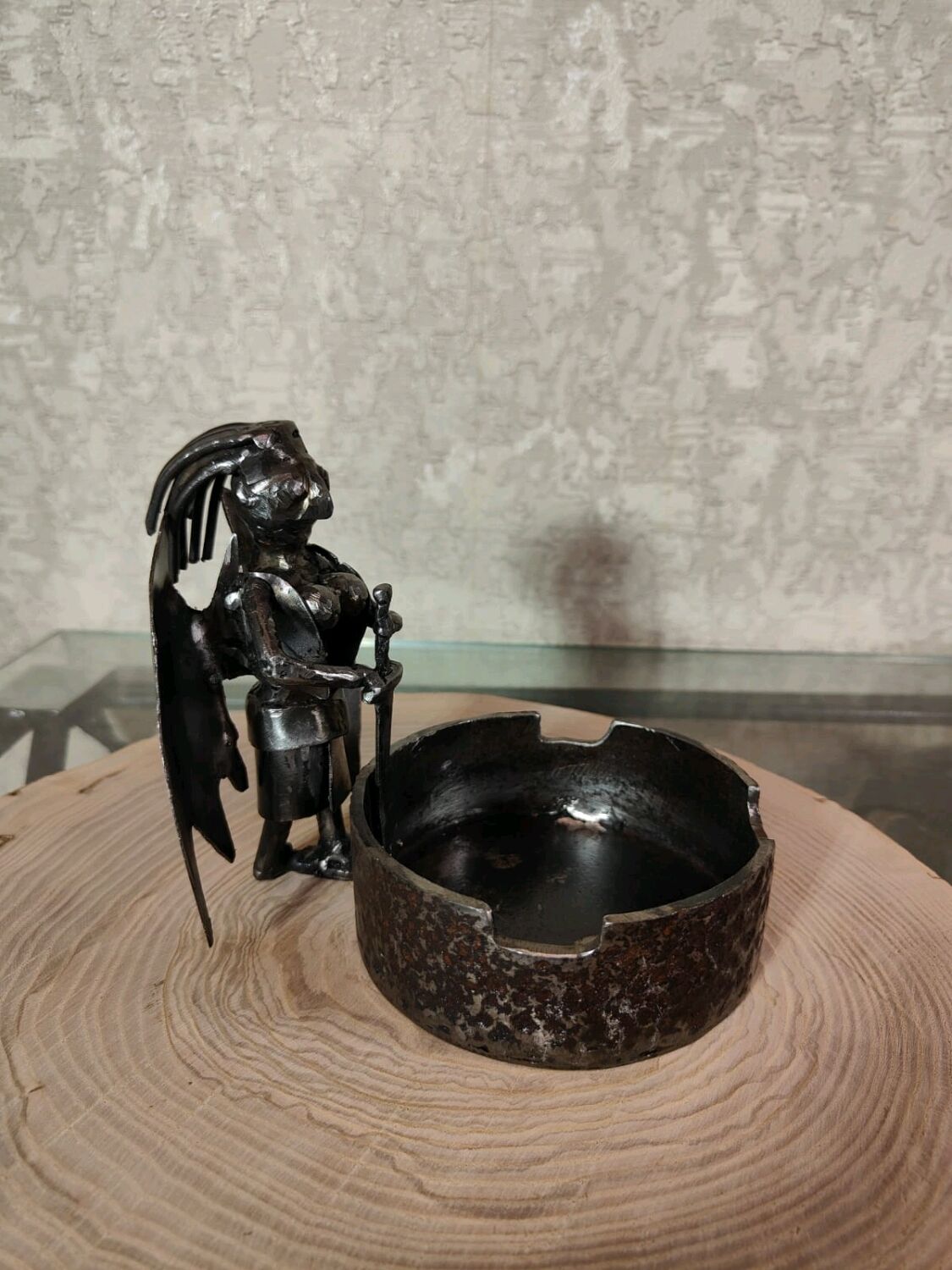 Пепельница из металла. Пепельница круглая. Необычные пепельницы. Сувенирные металлические пепельницы. Бездымная пепельница винтаж.