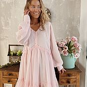 Платье с необработанными  воланами в розовом цвете
