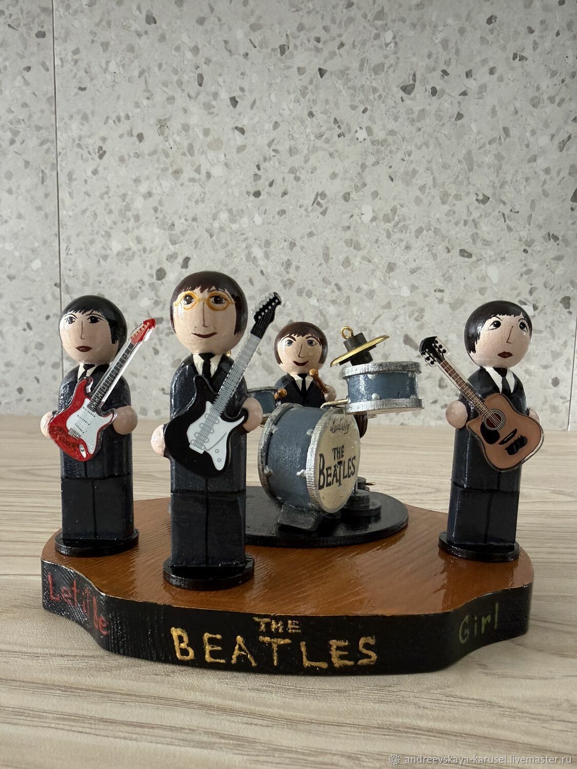 Набор елочных игрушек Beatles на заказ в интернет-магазине Ярмарка
