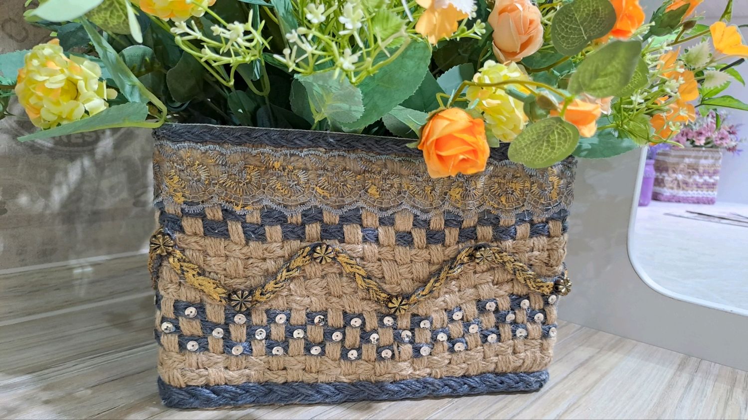 Корзина с искусственными цветами ручной работы. в интернет-магазине на ...