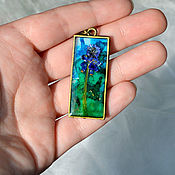 Pendant, jewelry resin pendant, with fluorescent leaf in red