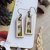 Earrings made of jewelry resin with real flowers 