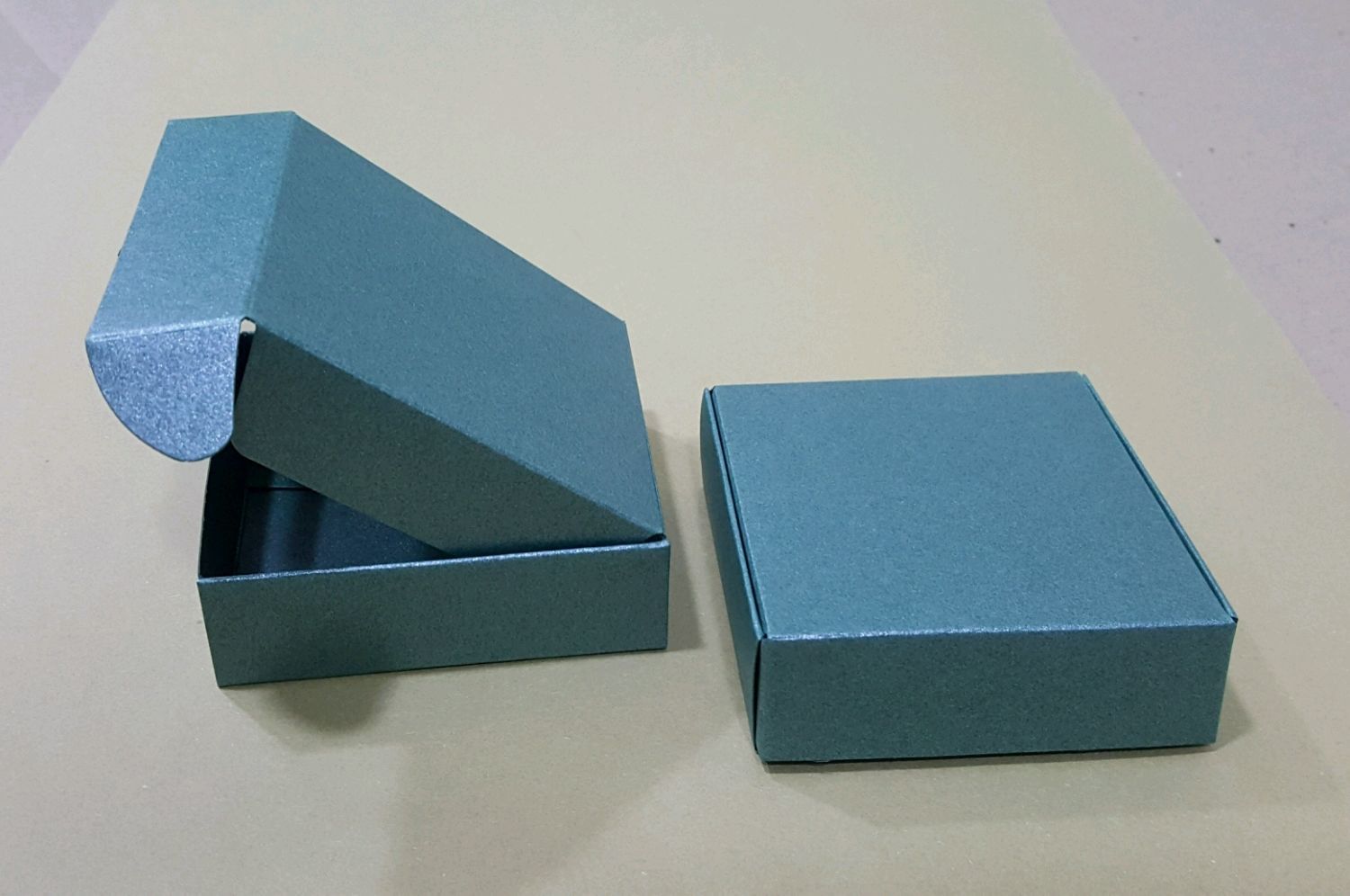 Boxes 1 8. Коробка подарочная «Zand» m, крафт, самосборная, 23,5 х 17,5 х 6,3 см, картон. Самосборный коробка 200х150х80. Коробка 8,5 8,5 самосборная. Самосборная коробка 300гр.