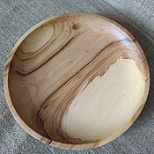 Тарелка ручной работы из дуба