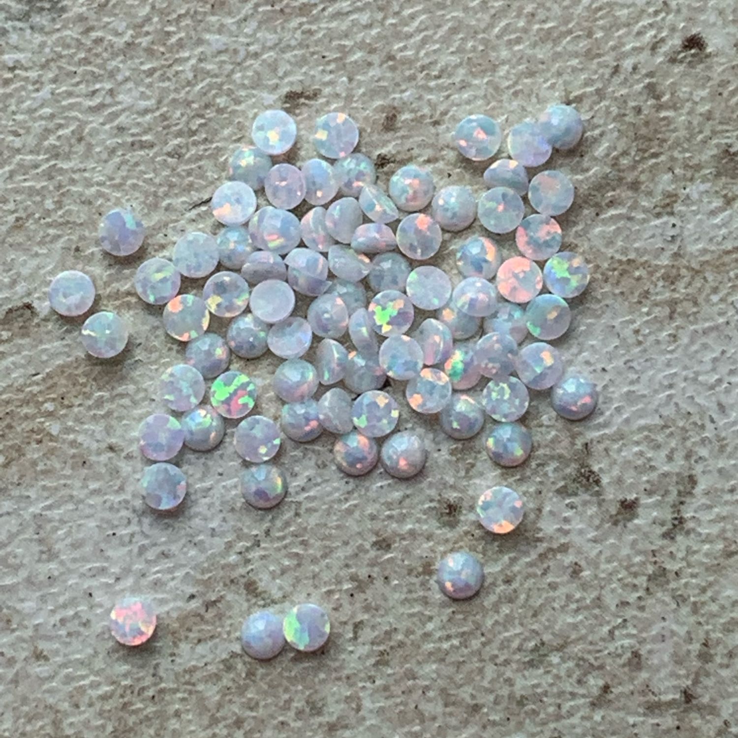 Опал синтетический Белый круг 2 мм купить в интернет-магазине Ярмарка ...