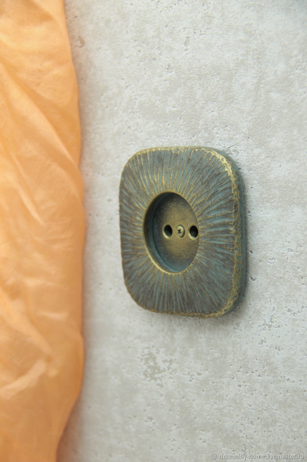 Розетка деревянная с ручной резьбой Солнце старая латунь в интернет ...